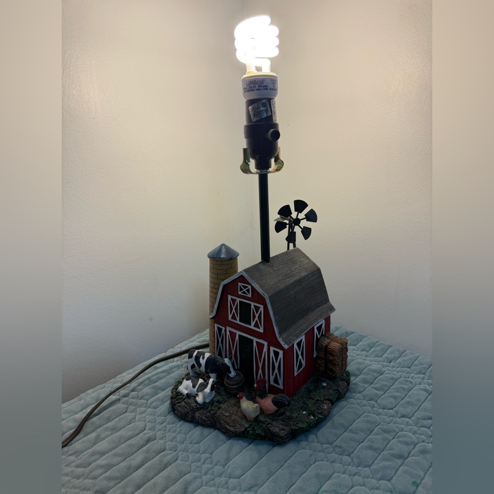 lamp featuring a detailed barn and silo scene with farm animals